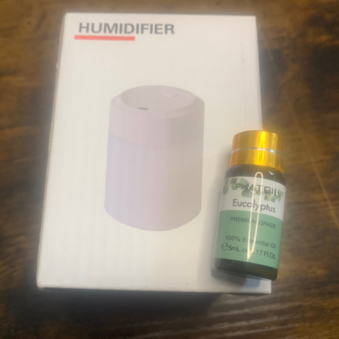 Personal Humidifier and Essential Oil
